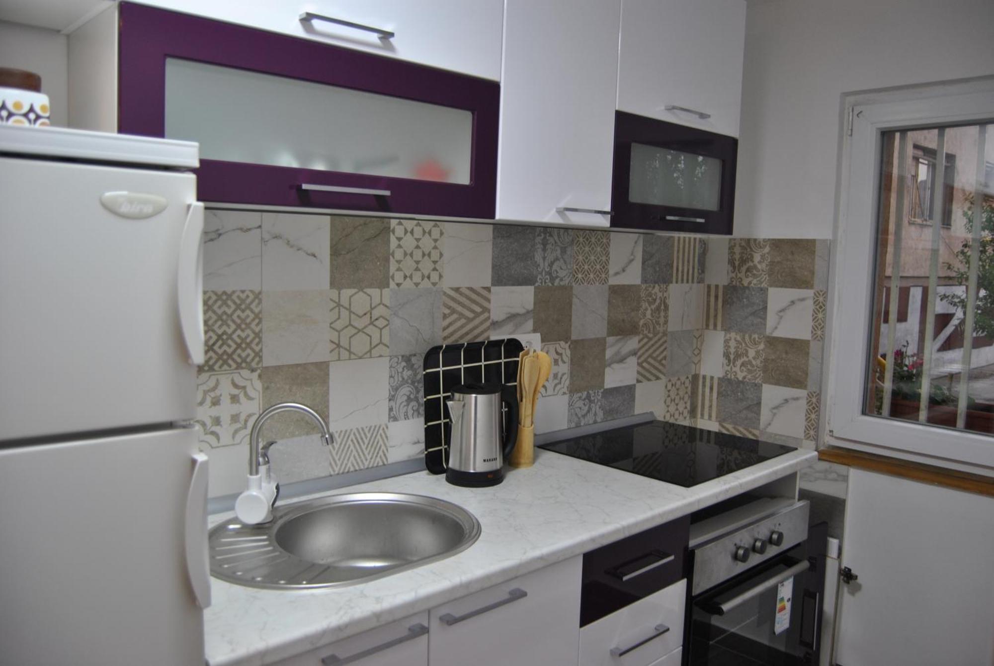 Family & Friends -free Parking Apartment
