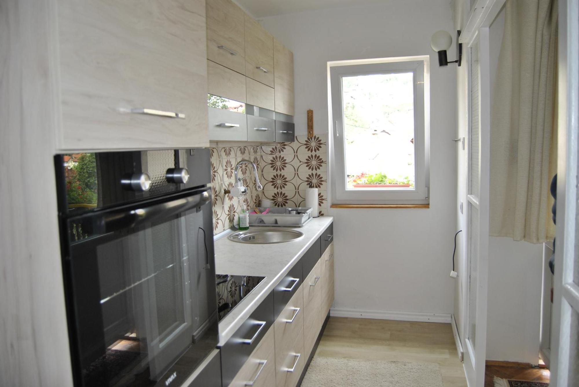 Family & Friends -free Parking Apartment *