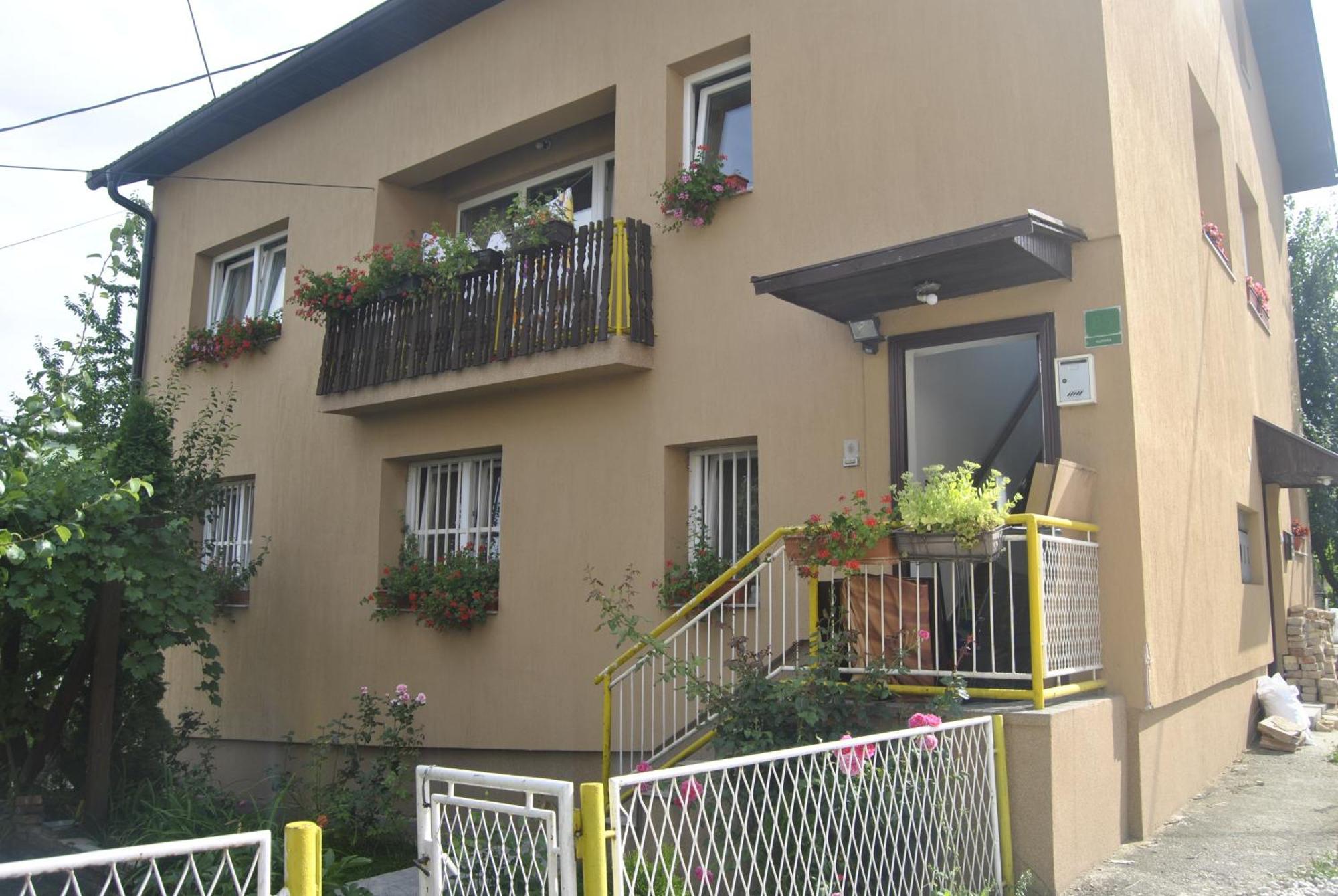 Family & Friends -free Parking Apartment *